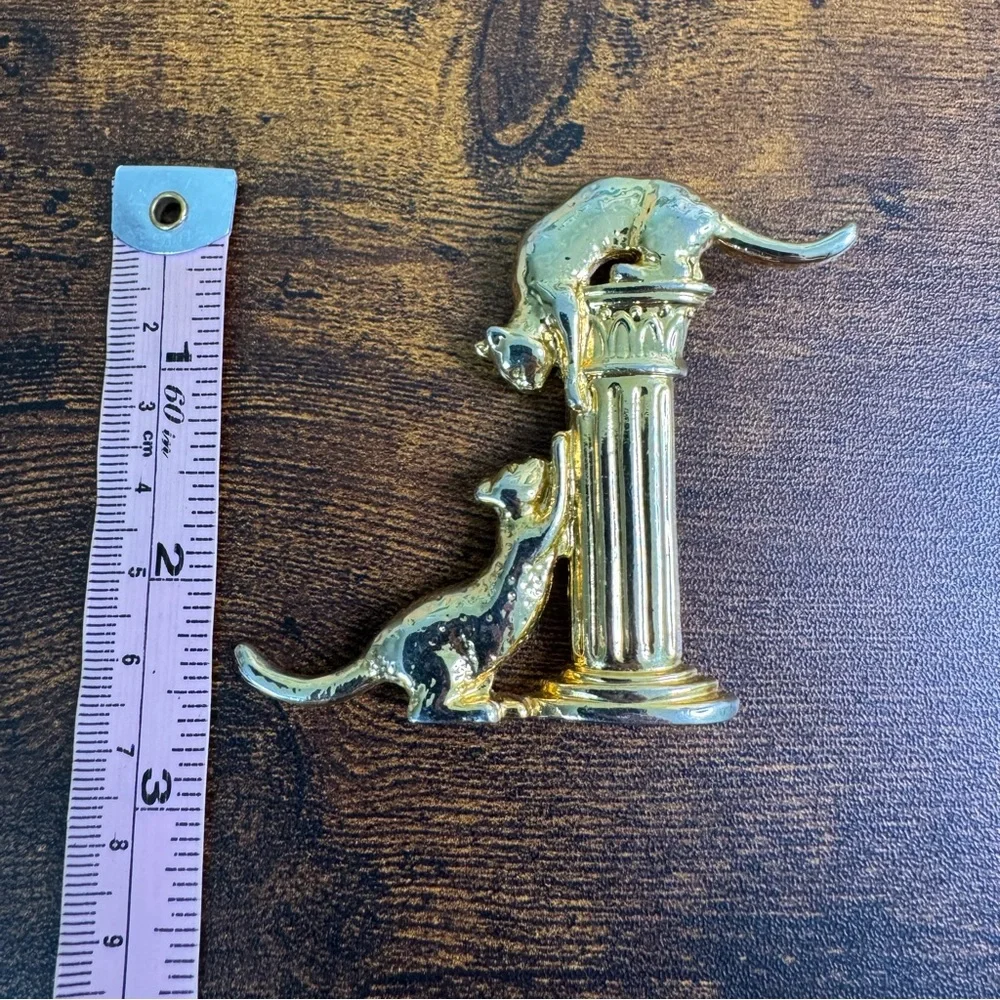 Gold Tone Cat Brooch with Column Design Playful Playing Figural - Picture 5 of 10